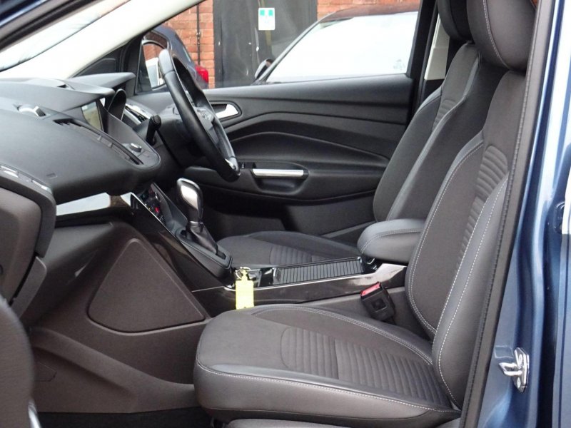 FORD KUGA