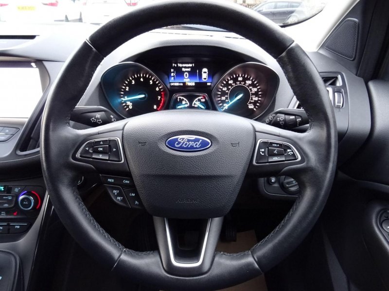 FORD KUGA