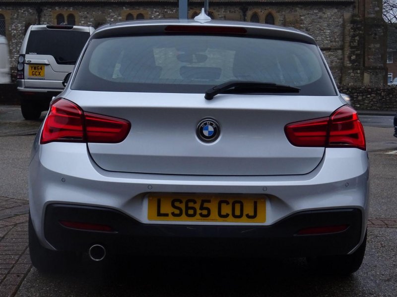 BMW 1 SERIES