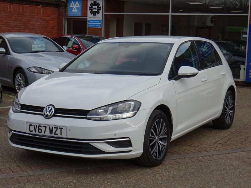 VOLKSWAGEN GOLF