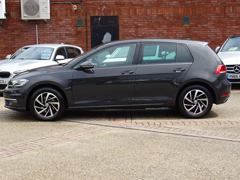 VOLKSWAGEN GOLF
