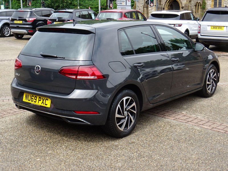 VOLKSWAGEN GOLF